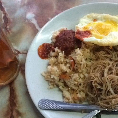 warung bawah pejabat umno segamat