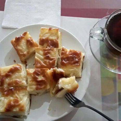 Gülen Gözler Pastanesi