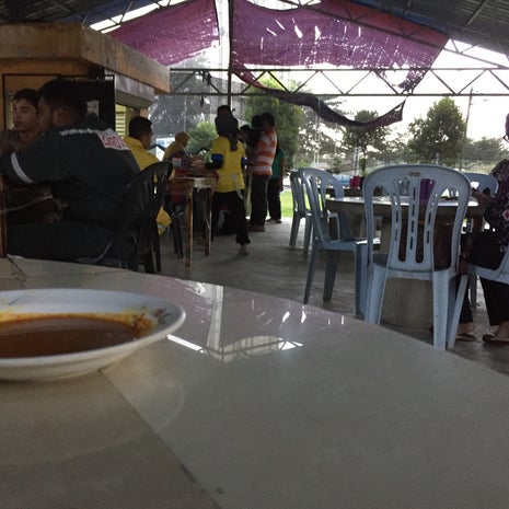 roti canai bawah pokok
