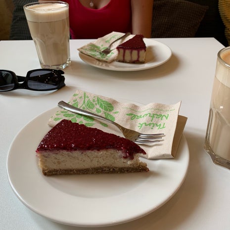 Flow Specialty Coffee Bar & Bistro