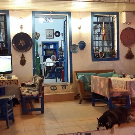 Naz Cafe & Bar