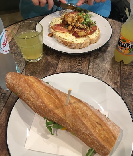 M-eating Place Kolmen