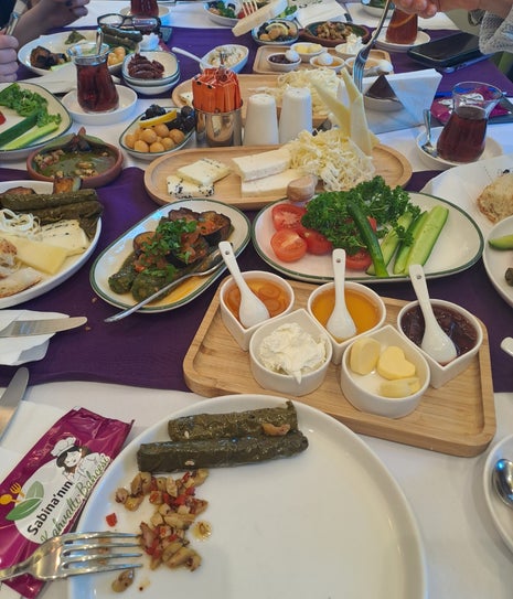 Sabina’nın Kahvaltı Bahçesi