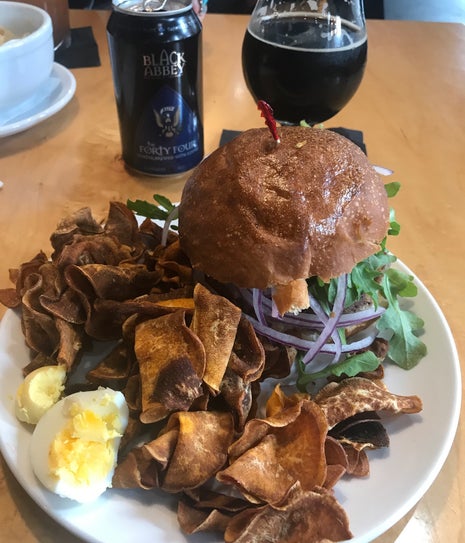 Dose Cafe & Dram Bar (Dose Café & Dram Bar)