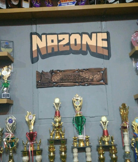 Nazone Coffee Shop & Gaming Team