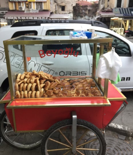 tarihi karaköy poğacacısı