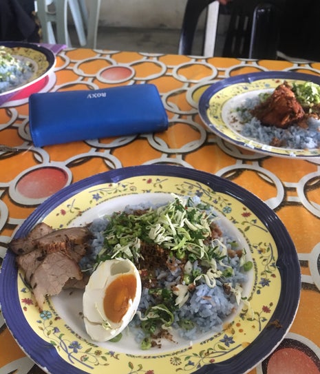 Kak Tie Nasi Kerabu