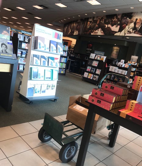 Barnes and Noble Café