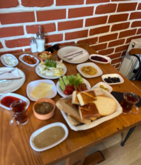 Cihangir Yımırta Cafe