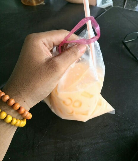 Kedai makan depan kubur