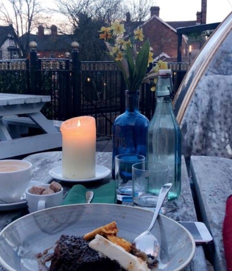Coffee By The Arch