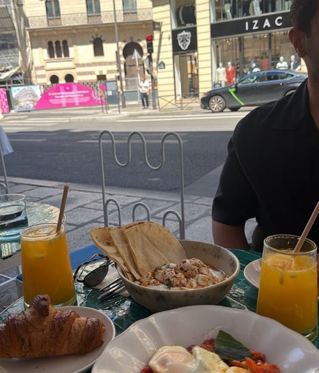 La Petite Bleue Brunch & Coffee