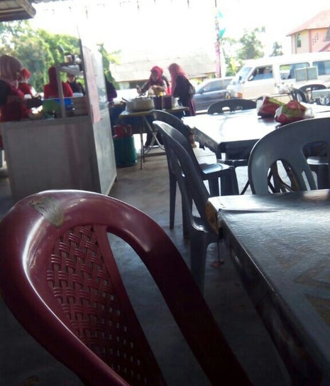 Kedai Makan Pohon Tanjung 2