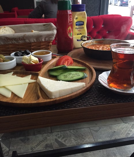 Papion Cafe Restaurant