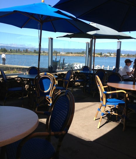 Lakeside Café