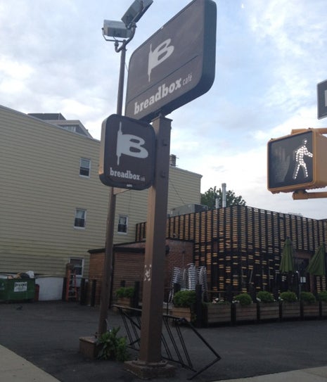Breadbox Cafe