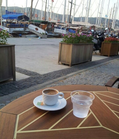 Mendirek Cafe