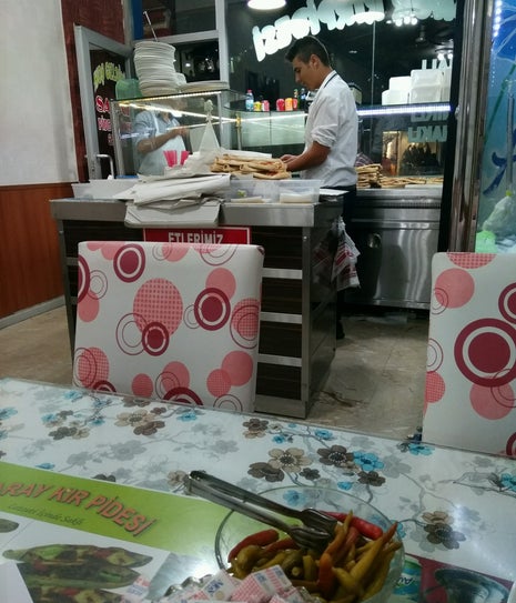 Saray Kır Pidesi ve Börek Salonu