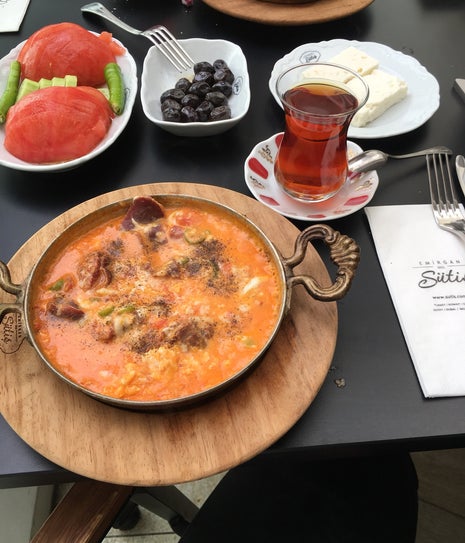 Emirgan Sütiş