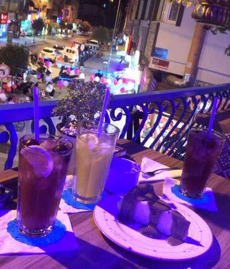 Mavi Köşe Boutique Café