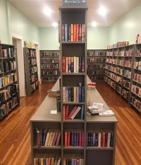 Editions - Coffee and Bookstore