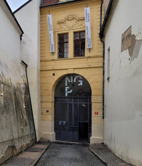 Café Šternberk - Mezi Řádky