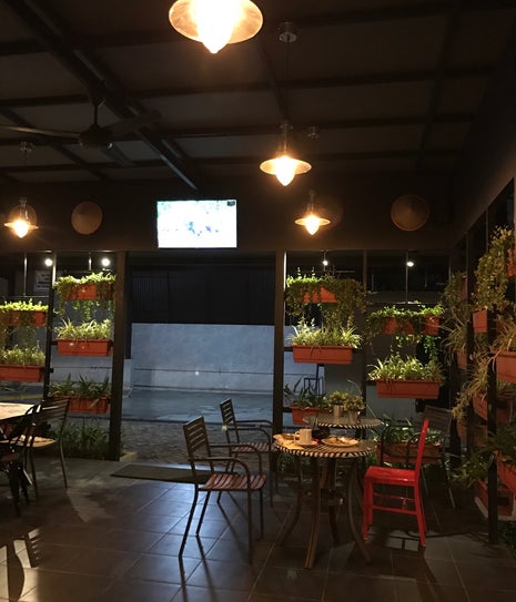 Nyong Kopitiam & Car Wash