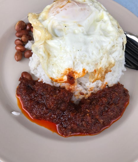 warung bawah pokok Bunga Raya