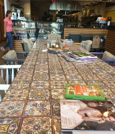 ENA Cafe & Bistro