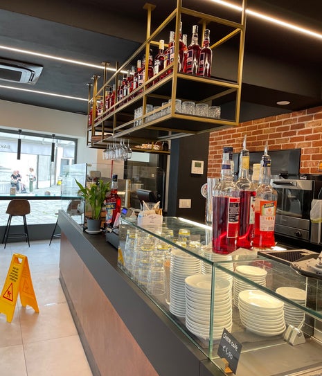 1000 Coffee & Bakery