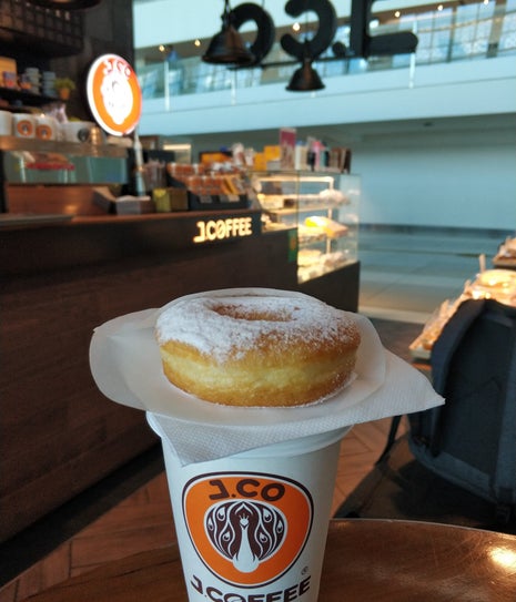 J.Co Donuts & Coffee