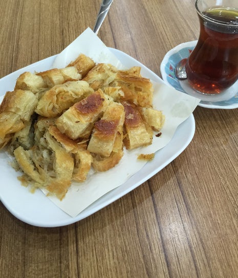 Meşhur Sarıyer Börekçisi