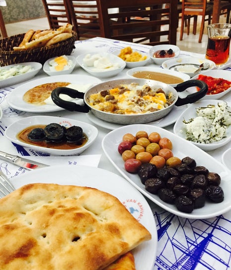 Van Kahvaltı Sofrası