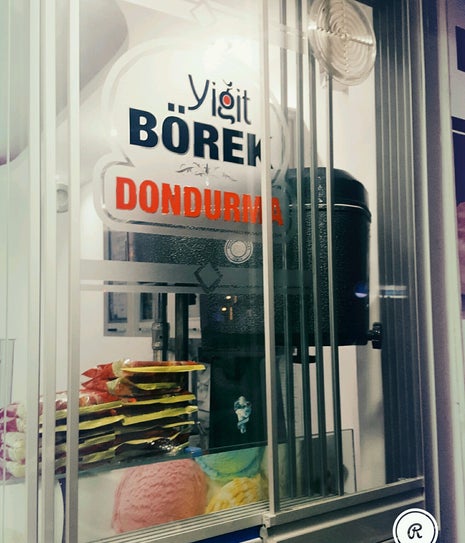 Yiğit Börek