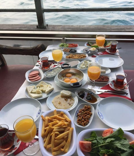 Galata Köprüsü Van Kahvaltı Salonu