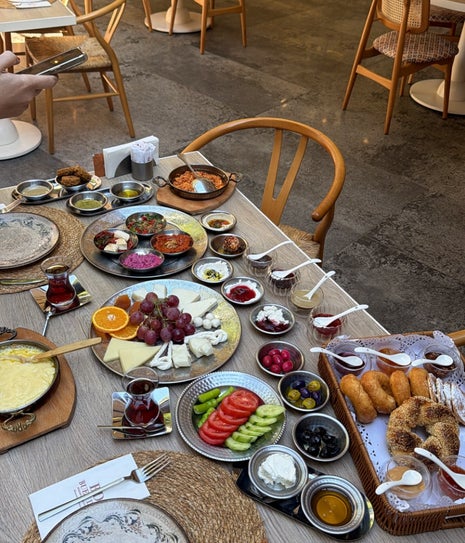 Buen Dia Breakfast & Coffee
