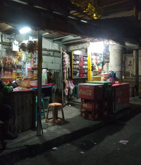 Warung kuming (warkop)