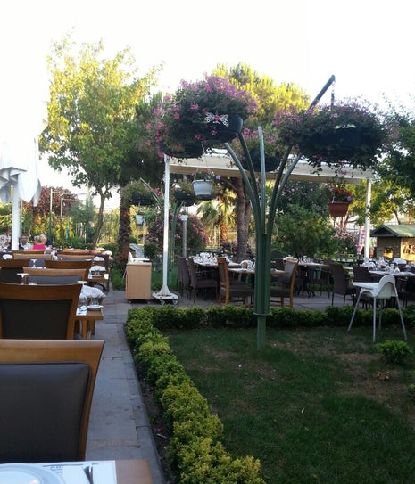 Khalkedon Cafe & Restaurant