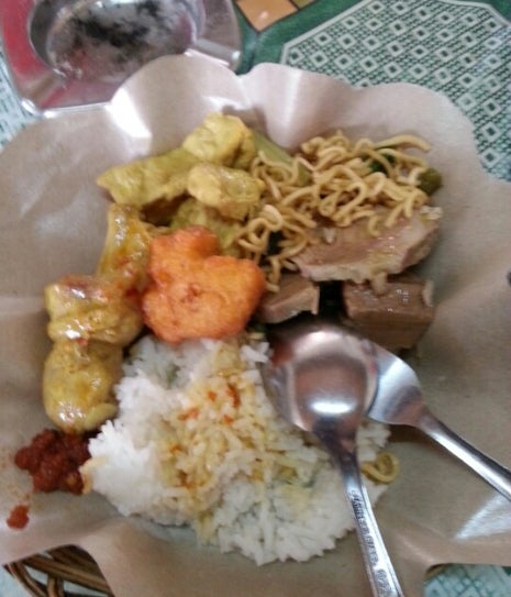 Kantin Bu Dharma Putra