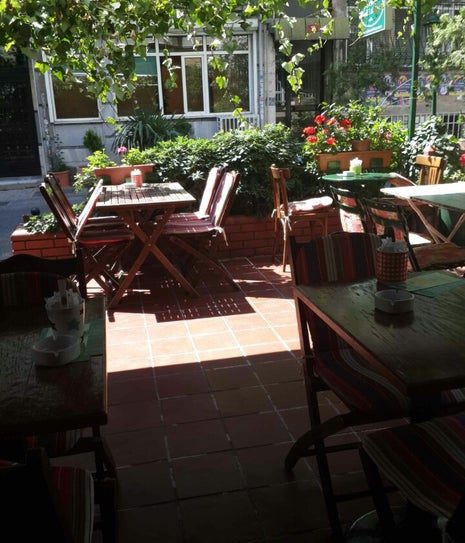 Cafe & Shop