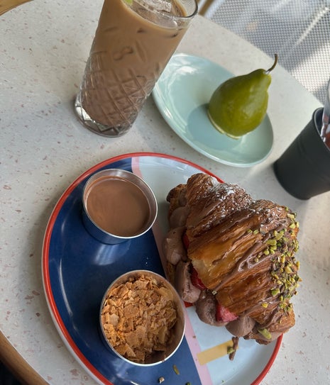 Todo Croissant & Coffee
