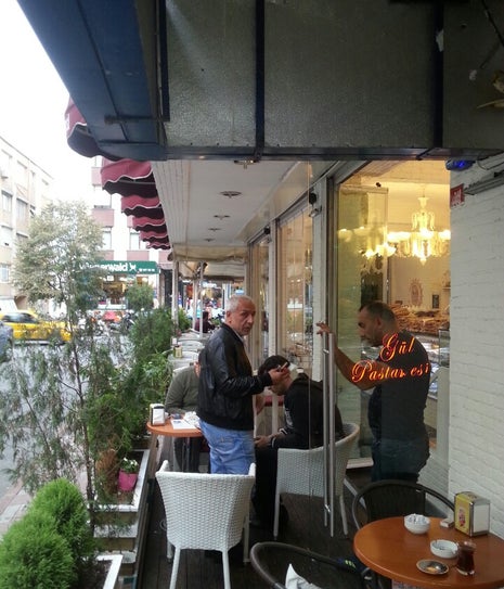 Gül Pastanesi