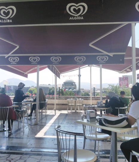 Almer Cafe & Restorant