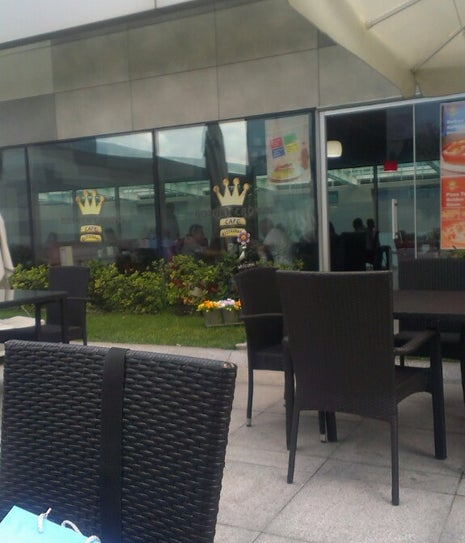Golden Crown Cafe