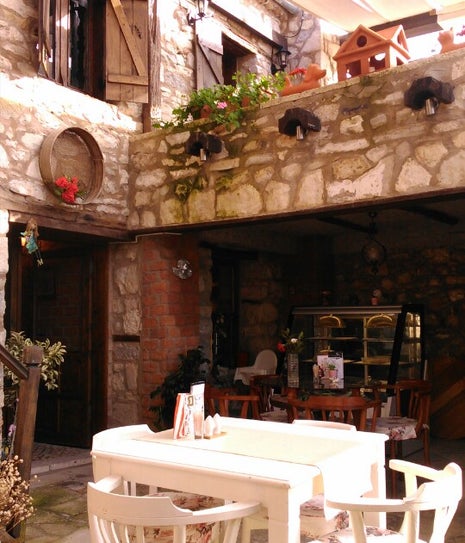 Urla beyaz melek