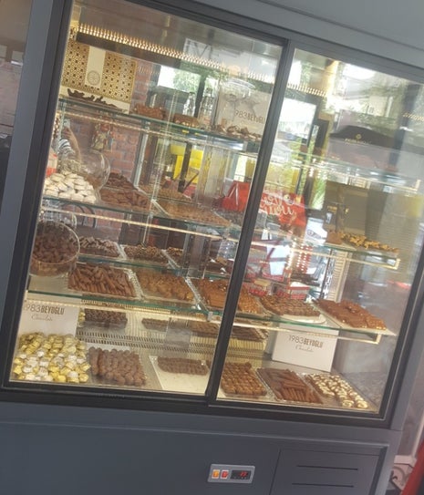 1983 beyoğlu çikolata&kahve