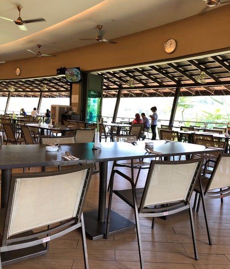 R5ve Cafe Palm Garden Golf Club