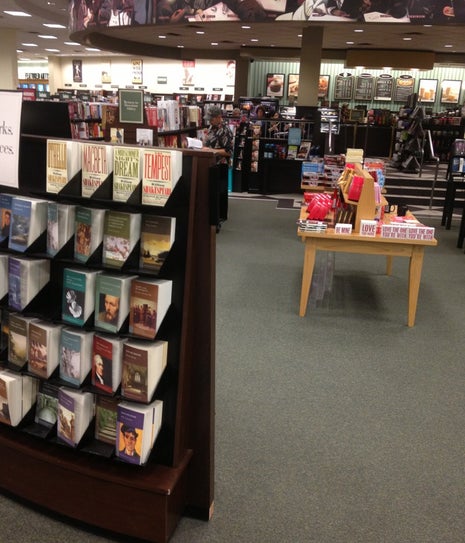 Barnes and Noble Cafe
