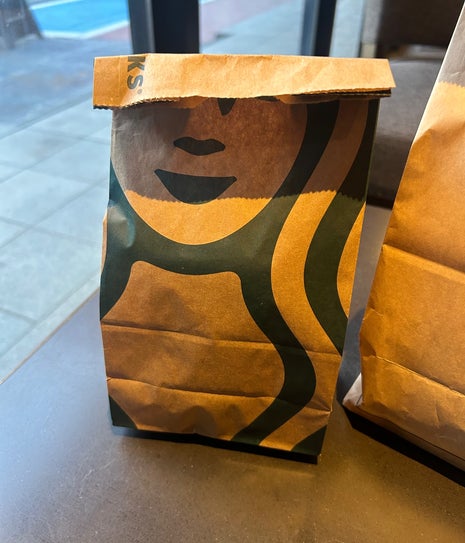 Starbucks (스타벅스)