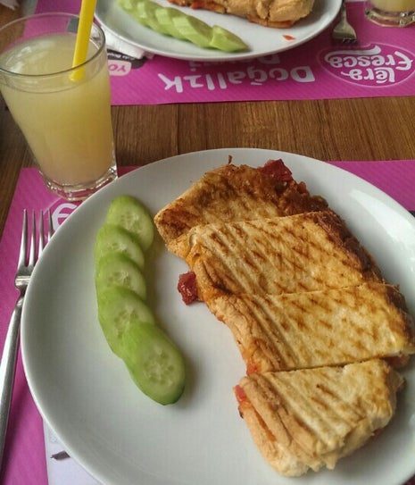 Chesni Cafe